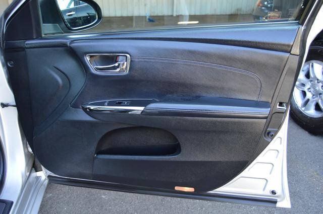 Used 2014 Toyota Avalon Limited FWD image 30