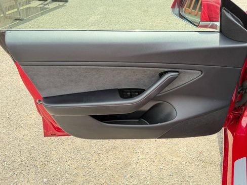 Used 2018 Tesla Model 3 Long Range image 16