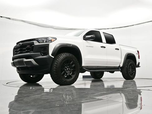 Certified 2024 Chevrolet Colorado Trail Boss w/ Advanced Trailering Package image 36