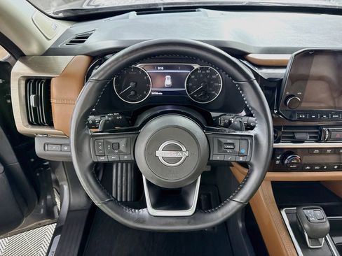 Used 2023 Nissan Pathfinder Platinum w/ Cargo Package image 15