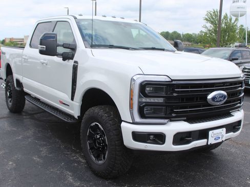 New 2026 Ford F350 Platinum w/ Tremor Off-Road Package AWD/4WD image 11