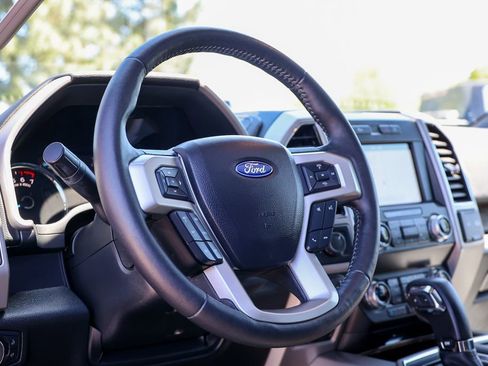 Used 2019 Ford F150 Lariat w/ Equipment Group 502A Luxury AWD/4WD image 38