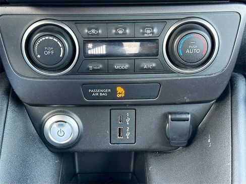 Used 2023 Nissan Leaf S image 16