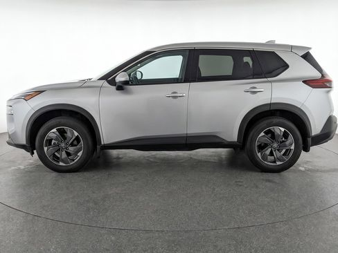 Used 2025 Nissan Rogue SV AWD/4WD image 5