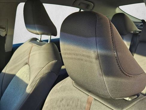 Used 2019 Toyota Camry LE FWD image 13