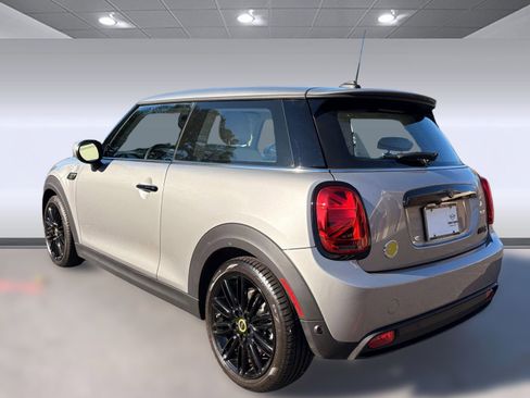 Certified 2024 MINI Cooper SE image 3