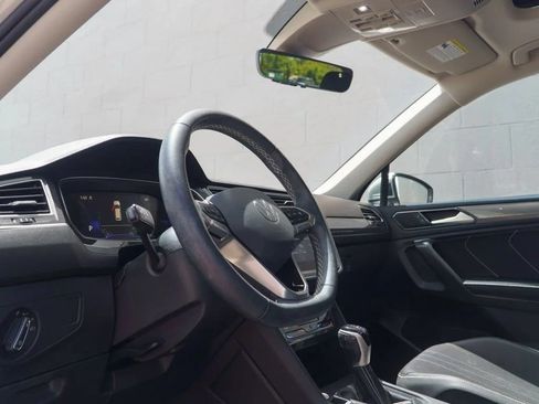 Used 2023 Volkswagen Tiguan SE w/ Panoramic Sunroof Package AWD/4WD image 5