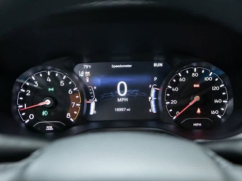 Used 2023 Jeep Compass Latitude image 18