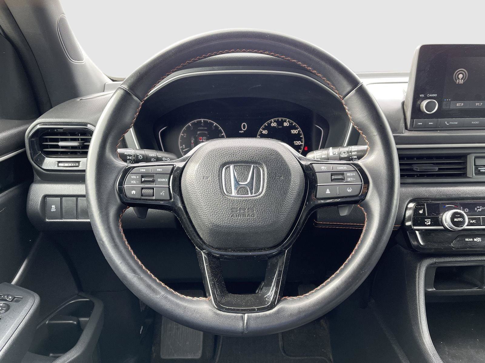 Used 2023 Honda Pilot Sport image 6