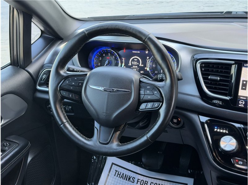 Used 2019 Chrysler Pacifica Touring-L Plus w/ Advanced Safetytec Group FWD image 40