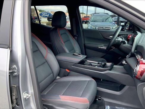 Used 2025 Chevrolet Equinox RS w/ Safety and Technology Package image 8