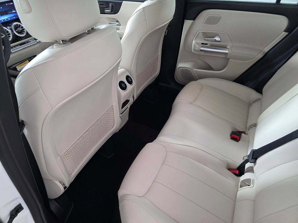 New 2026 Mercedes-Benz GLA 250 image 12