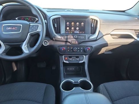 Used 2024 GMC Terrain SLE w/ Driver Convenience Package FWD image 12