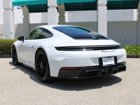 Certified 2025 Porsche 911 Carrera GTS RWD image 3