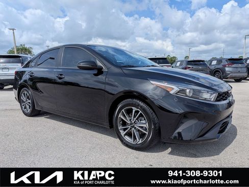 Used 2023 Kia Forte LXS w/ LXS Technology Package FWD image 1