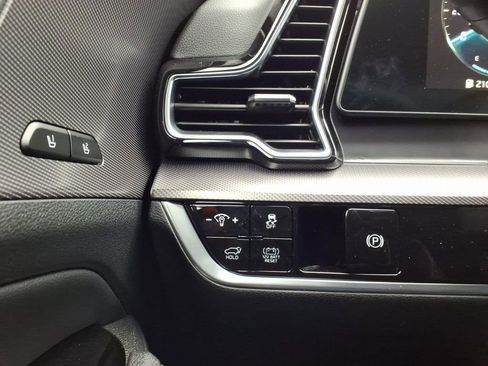 Used 2025 Kia Sportage SX Prestige image 19