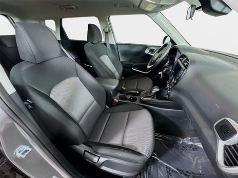 Certified 2025 Kia Soul FWD image 25