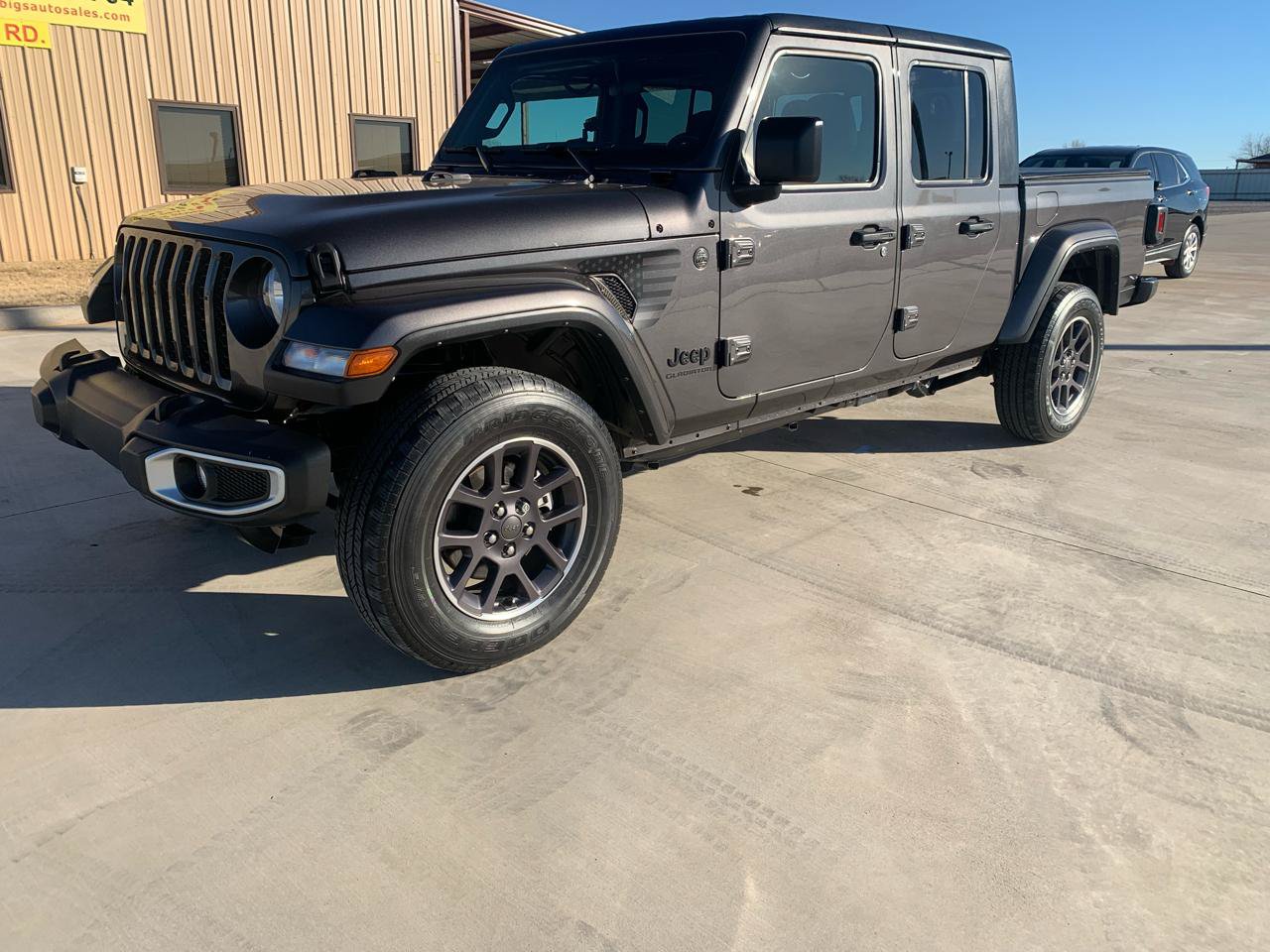 Used 2022 Jeep Gladiator Sport AWD/4WD image 3