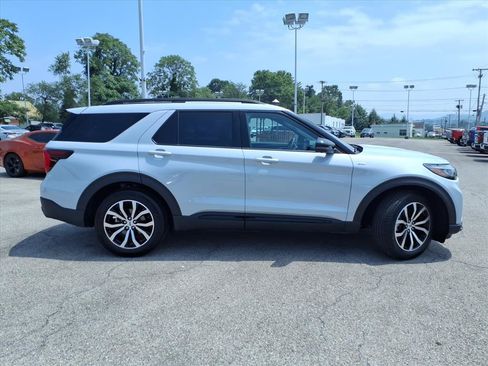 Used 2026 Ford Explorer ST-Line AWD/4WD image 3