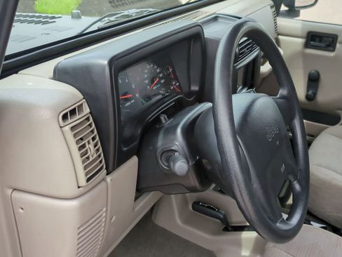 Used 2003 Jeep Wrangler X AWD/4WD image 10