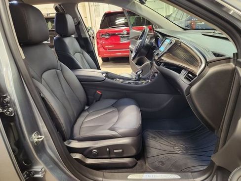 Used 2019 Buick Envision Essence image 31