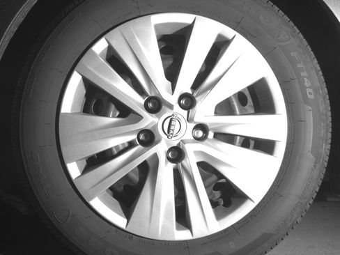 Used 2025 Nissan Sentra S image 12