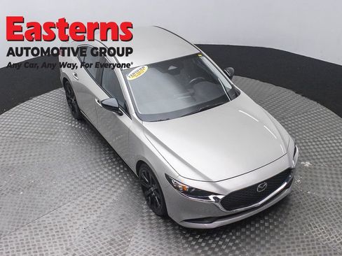 Used 2024 MAZDA MAZDA3 s FWD image 3