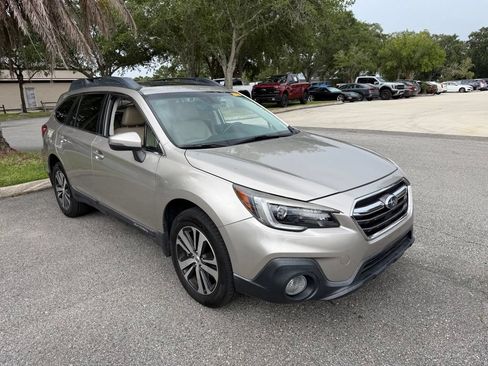 Used 2018 Subaru Outback 3.6R Limited AWD/4WD image 15