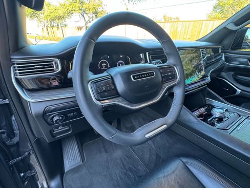 Used 2022 Jeep Wagoneer Series III w/ Convenience Group I image 25