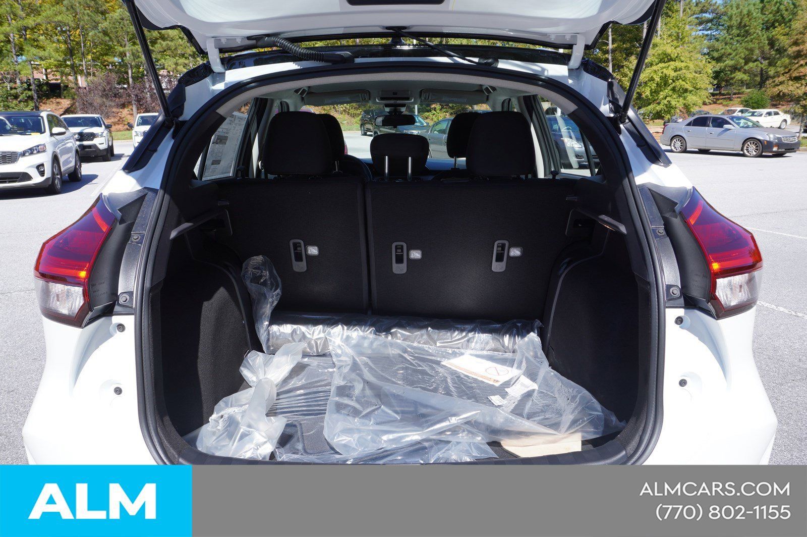 Used 2024 Nissan Kicks SV FWD image 9