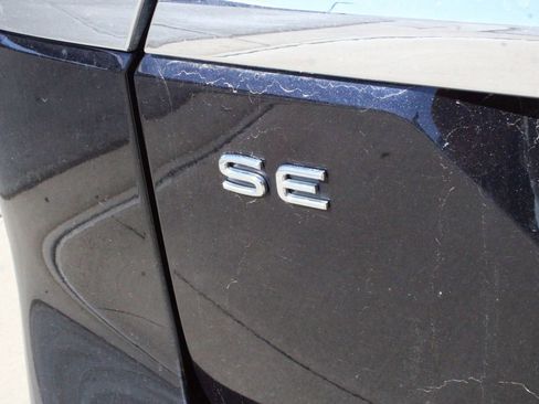 Used 2025 Volkswagen Atlas SE image 42