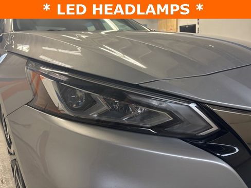 Used 2021 Nissan Altima 2.5 SR image 32