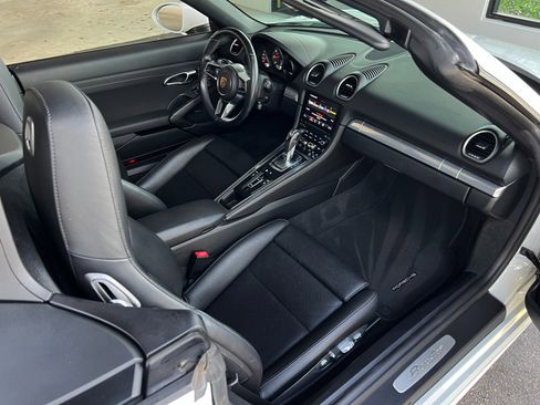 Used 2017 Porsche 718 Boxster image 35