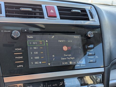 Used 2017 Subaru Legacy 2.5i Premium image 22