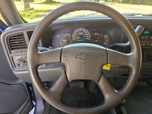 Used 2004 Chevrolet Silverado 1500 W/T w/ Light Duty Power Package AWD/4WD image 28