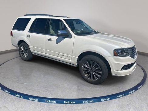 Used 2017 Lincoln Navigator Select AWD/4WD image 1