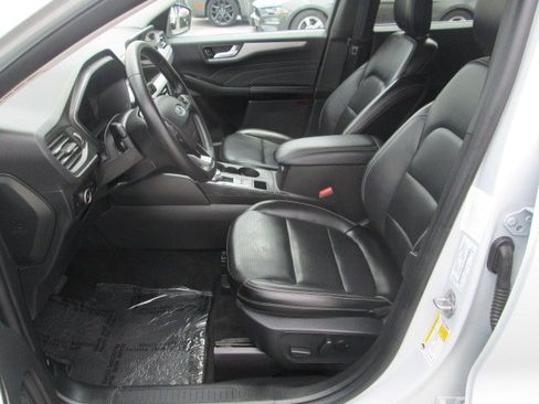 Used 2025 Ford Escape Platinum AWD/4WD image 9