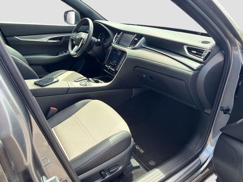 Used 2025 INFINITI QX55 Essential image 14
