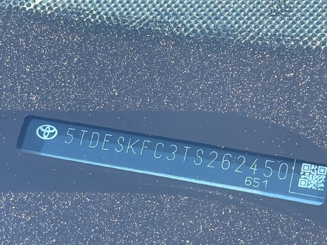 Used 2026 Toyota Sienna Platinum AWD/4WD image 33
