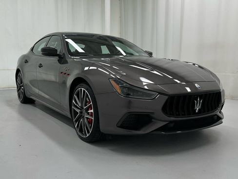 Used 2022 Maserati Ghibli Trofeo image 2