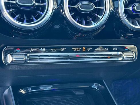 Used 2025 Mercedes-Benz GLA 250 4MATIC image 25