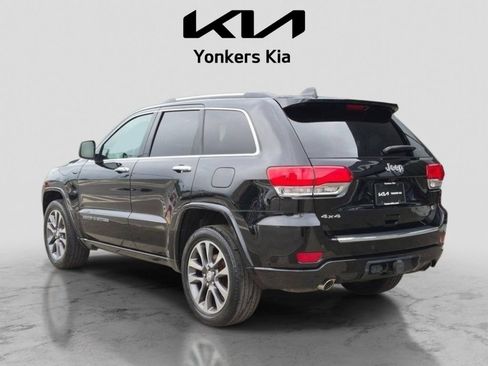 Used 2017 Jeep Grand Cherokee Overland AWD/4WD image 10