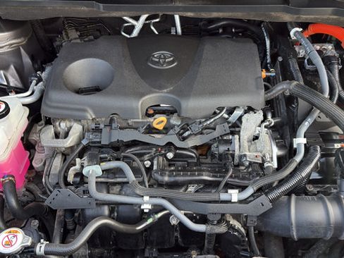 Used 2021 Toyota Sienna XLE AWD/4WD image 14