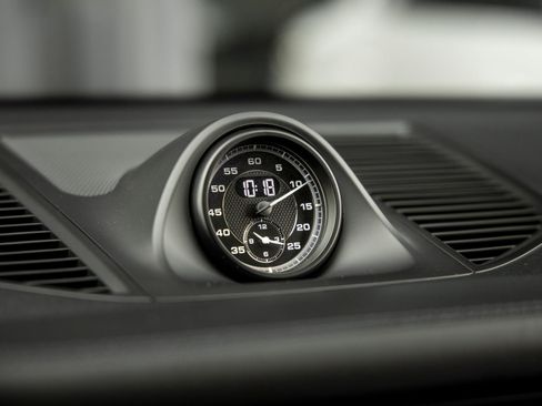 Certified 2023 Porsche Macan Turbo image 34