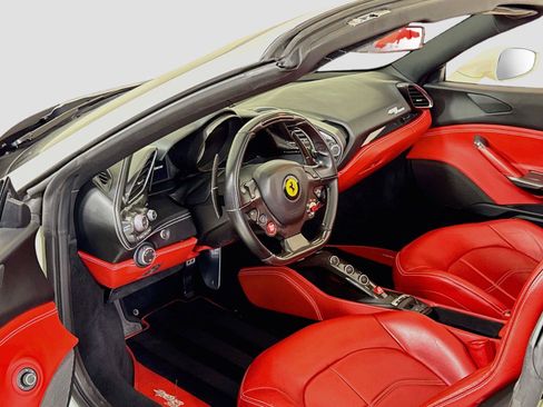 Used 2018 Ferrari 488 Spider RWD image 15