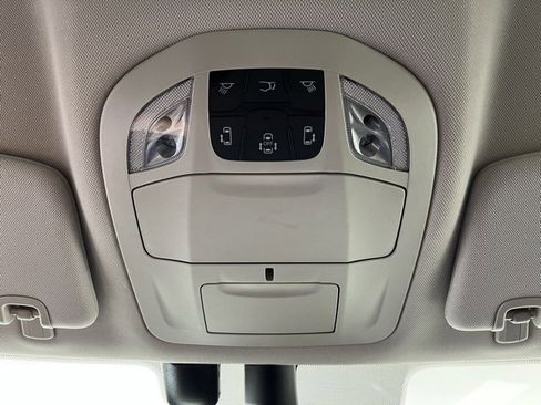 Used 2021 Chrysler Pacifica Touring-L image 36