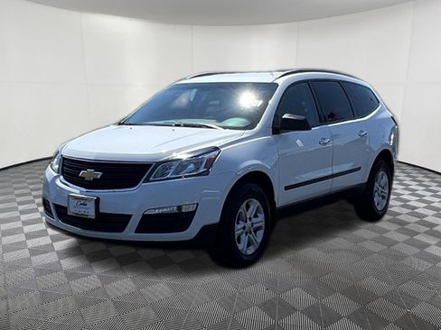 Used 2017 Chevrolet Traverse LS AWD/4WD image 3