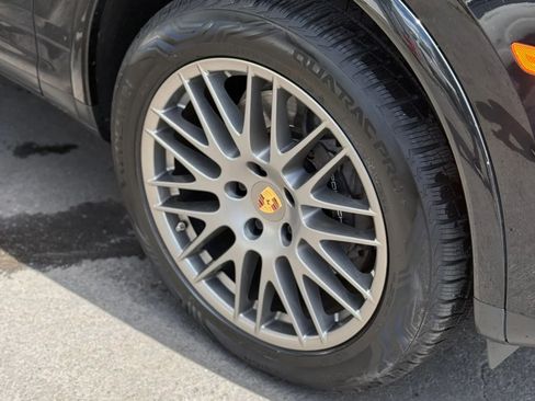 Used 2017 Porsche Cayenne Platinum Edition AWD/4WD image 13