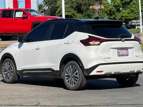 Used 2024 Nissan Kicks SR FWD image 7