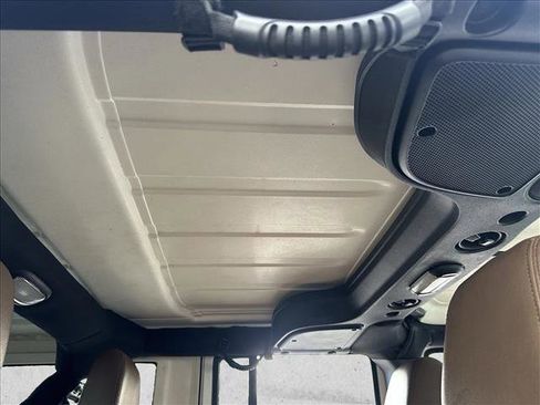 Used 2016 Jeep Wrangler Unlimited Sahara w/ Connectivity Group image 27